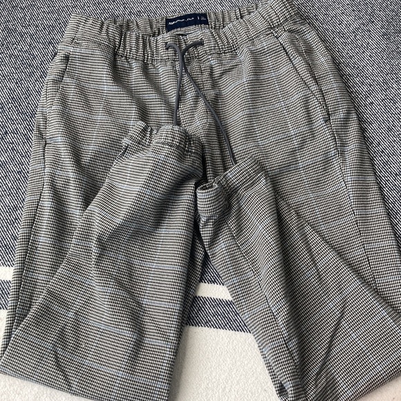 Abercrombie and Fitch Plaid Joggers - Picture 2 of 3